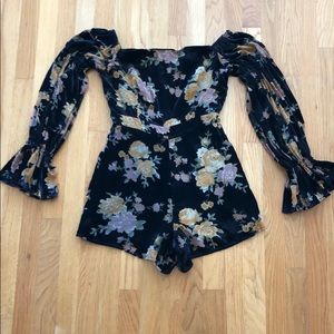 Long sleeved velvet romper